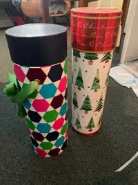 Wine bottle gift containers 