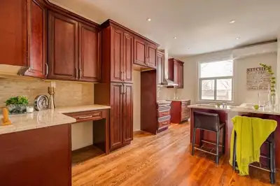 Huge luxurious condo for rent, well furnished (stainless kitchen appliances), 3 bedrooms, 2 bathroom...