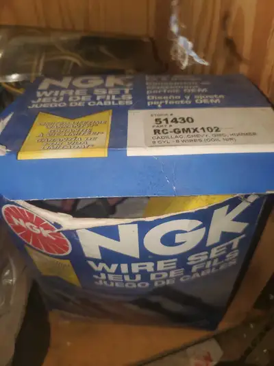For sale is a used NGK RC-GMX102 wire set, designed for Cadillac, Chevy, GMC, and Hummer 8-cylinder...