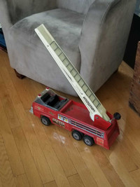 Vintage TONKA ladder fire truck 