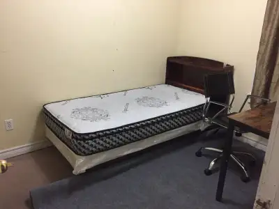 Just 5 minutes walk to University of Windsor. The room available for rent. Conveniently located just...