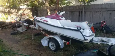 For sale excellent running yamaha waverunner 3 jetski ,fresh 1997 700cc engine installed,new battery...