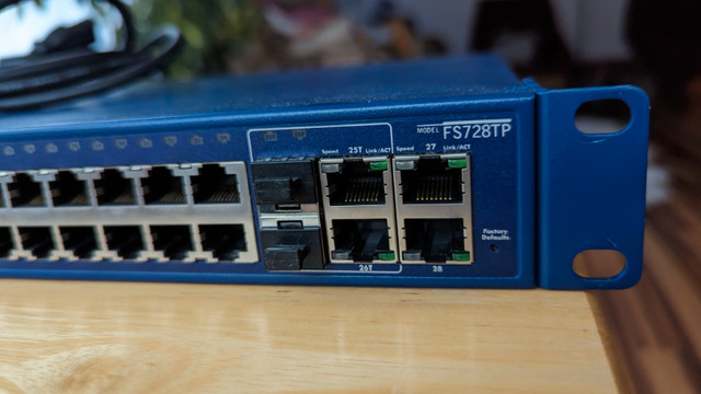 FS728TP NetGear ProSafe 24 Ports PoE Smart Managed Switch in Networking in City of Toronto - Image 3