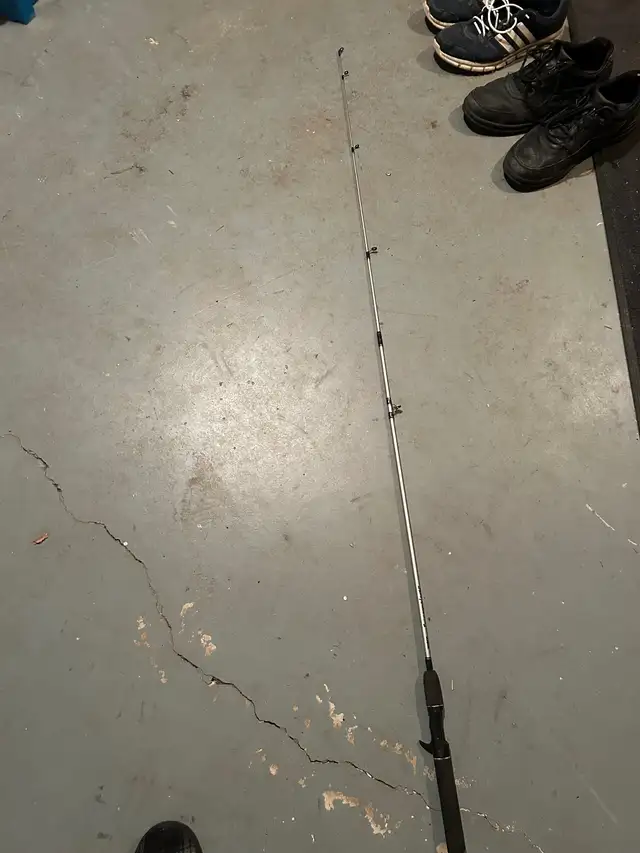 Zebco - 5 ft fishing pole/ rod (only) in Fishing, Camping & Outdoors in Owen Sound - Image 4