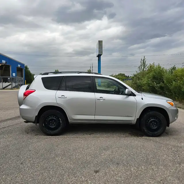 2007 Toyota Rav 4 in Cars & Trucks in Winnipeg - Image 5