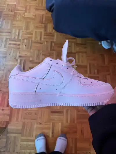 New sport shoes didn’t fit me. Size 8