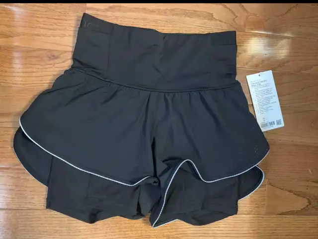 BNWT Size 8 Fast & Free Lulu 2 in 1 Short Elite in Women's - Bottoms in City of Toronto - Image 2