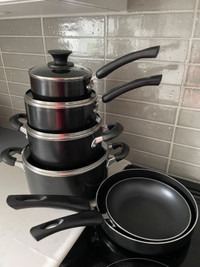 Almost Brand New Cooking Set (10 Items) for Sale
