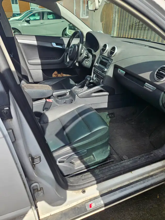 2010 Audi a3571064679871948806