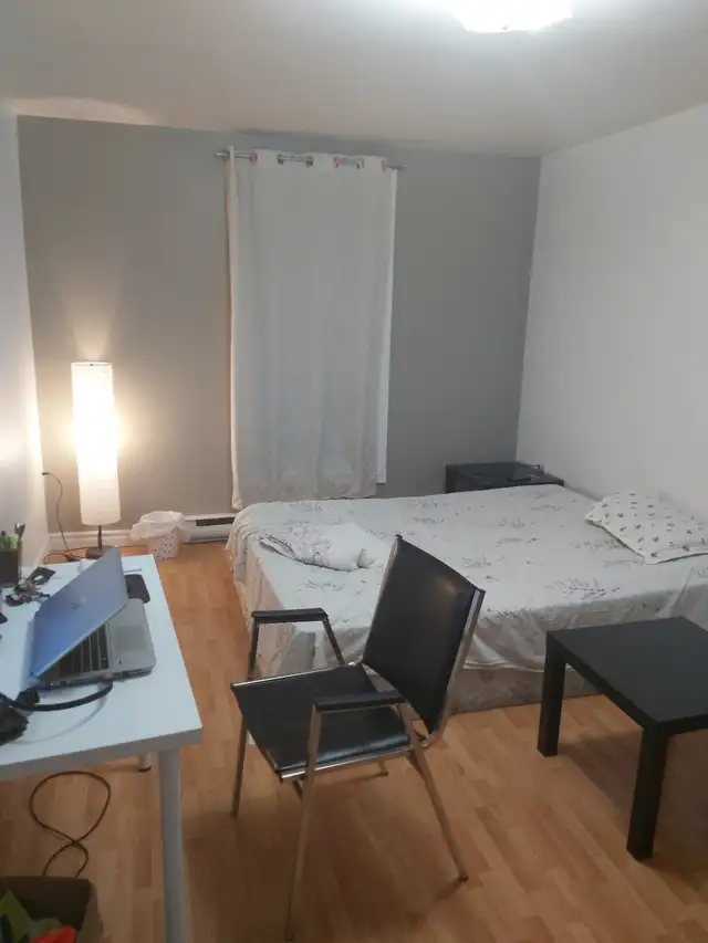 Master Bed Rent room 3rd floor-walking closet, attached bathroom