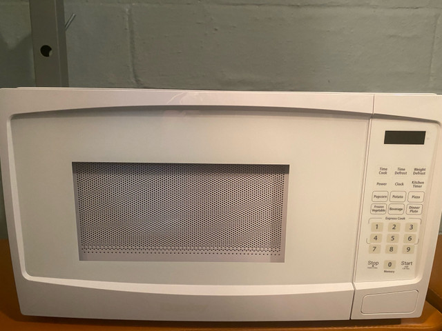 Brand New! Danby 0.7 cu. ft. Countertop Microwave in White in Microwaves & Cookers in City of Toronto