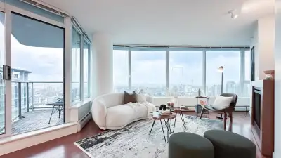 Looking for a clean, fully furnished room in the heart of the city? Enjoy a private bedroom in a wel...