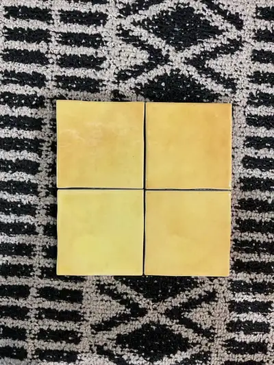 Tuiles jaunes 4po x 4po, View more