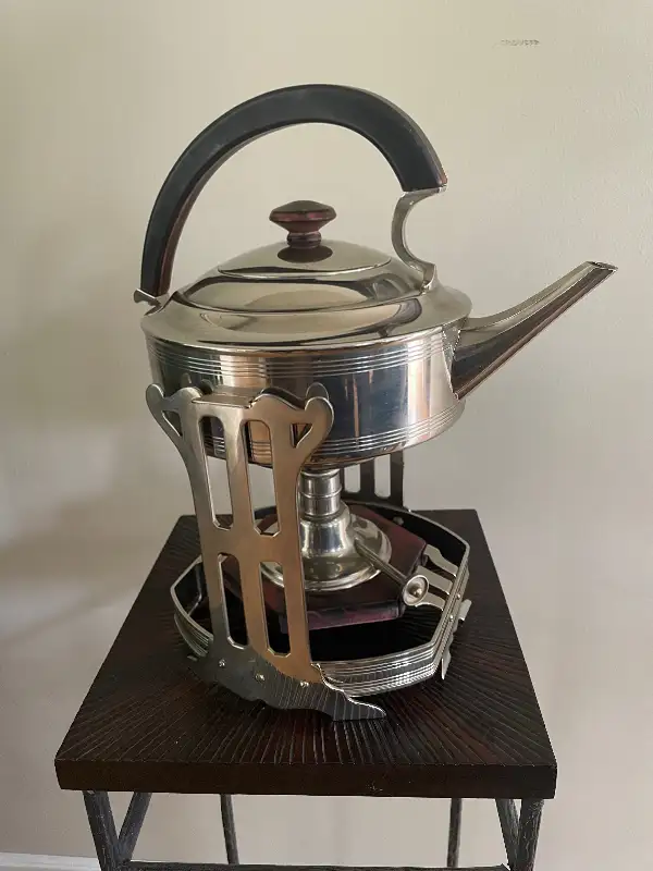 Manning Bowman & Co. 1914 Kettle with Burner and Stand
