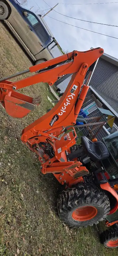 Kubota BH77 backhoe 9 inch width bucket 7 ft 7 inch dig depth Subframe for lx3310 Fits lx2610 lx3310...