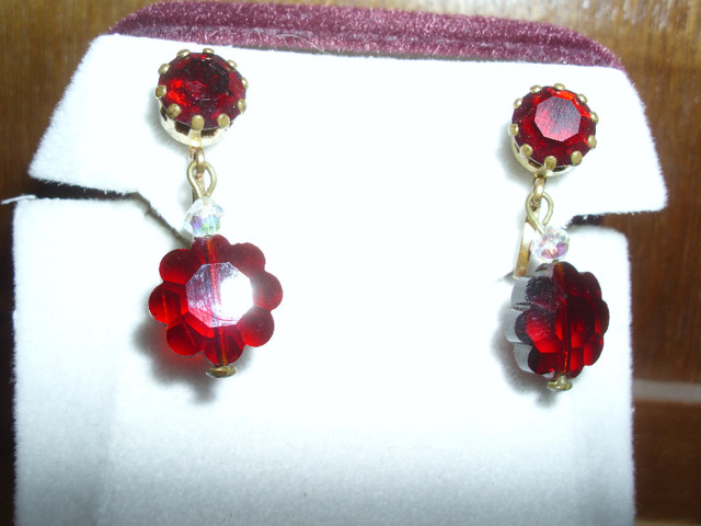 Ruby Red Flower Earrings in Jewellery & Watches in Mississauga / Peel Region
