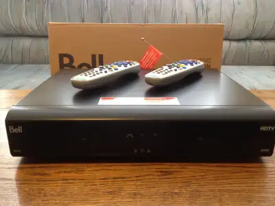 Bell 9242 Satellite Receiver Dual Tuner approximately 75 hour HD, 350 hours SD with a 500Gb hard dri...