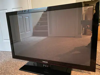 42" SAMSUNG TV, View more