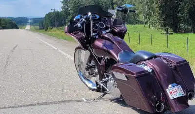 2012 Harley-Davidson Road Glide Custom 103cui Platinum Air Ride Paul Yaffee Bagger Nation everything...