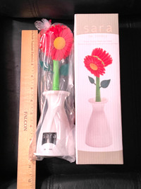 NEW flower kitchen brush and stand