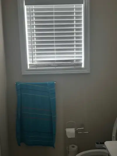 Friendly neighborhood, parks , five minutes walk to bus stop. Finished room Personal washroom Dm for...