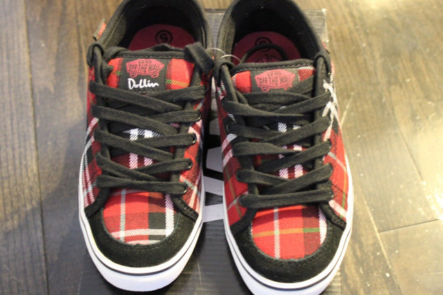 Vans Women’s DD-66 Red Plaid, size 5 -NEW in Women's - Shoes in City of Toronto - Image 4