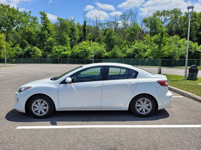 Mazda 3 2012 Automatique, Seulement 36 000 km dans Autos et camions  à Ouest de l’Île - Image 2