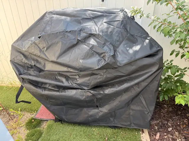 Barbeque with Accessories for sale in BBQs & Outdoor Cooking in Regina - Image 6