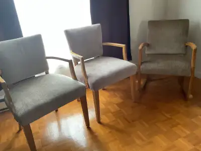 Chaises et berçante., View more