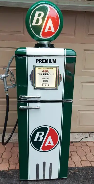 BRAND NEW "RETRO STYLE" "GAS PUMP" FRIDGE IN B/A GAS MOTIF, View more