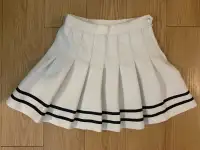 Pleated white skirt