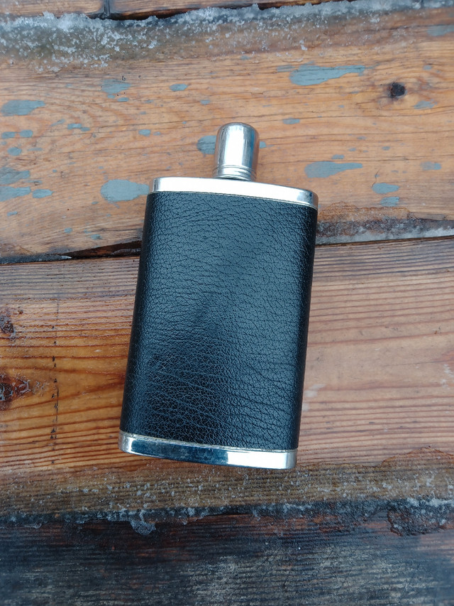 Antique 8oz  Stainless Steel Whisky Vest Flask in Arts & Collectibles in Oshawa / Durham Region