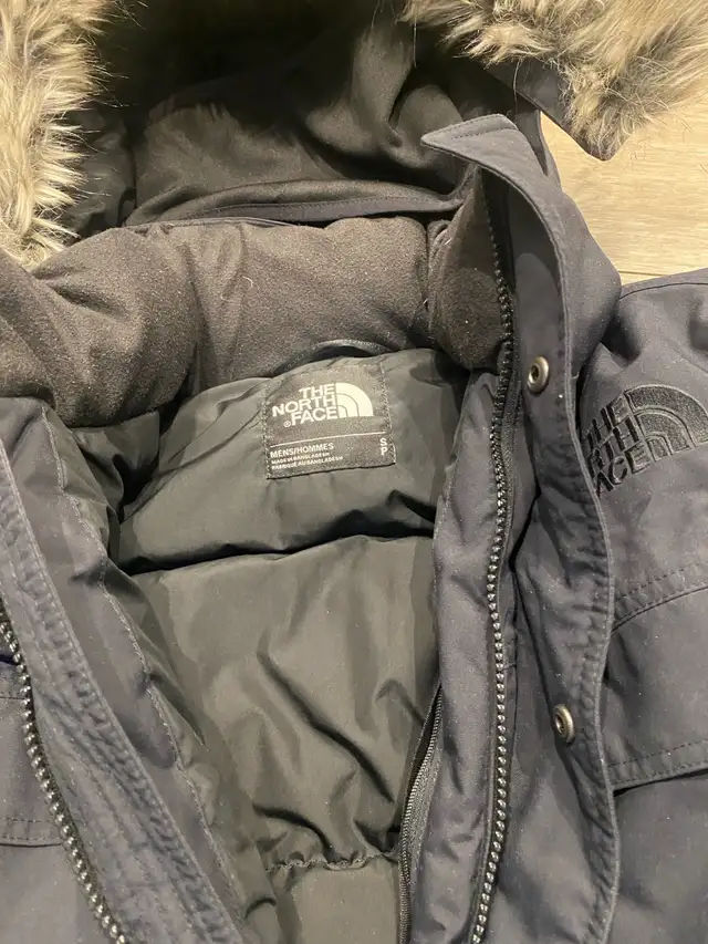 The North Face Men’s Winter Parka Jacket in Men's in Calgary - Image 3