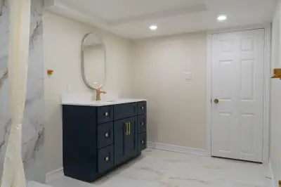 2-Bed Basement | 2 Parking | Near UTM & Sheridan | Separate E