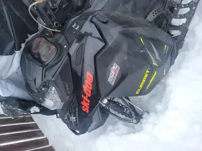 1 owner sled , been looked after ( example 11000 km on o.g sliders , that says something on looking...