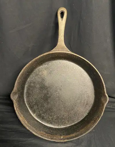 Nice 10” Cast Iron Frying Pan, View more