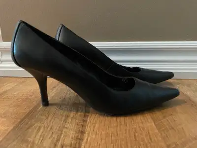 Black Calvin Klein heels/pumps - size 10M, View more