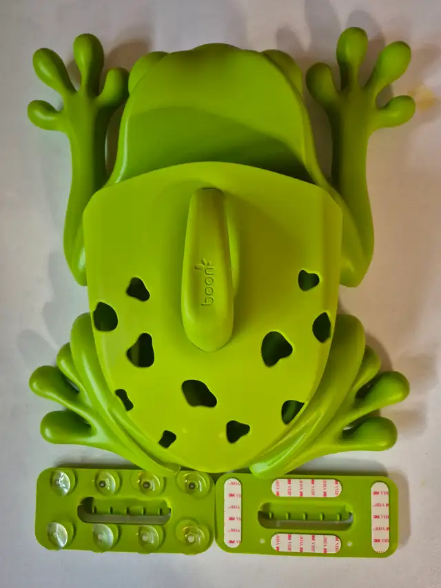 Boon Frog Pod Bath Toy Scoop, Green by Boon in Bathing & Changing in Edmonton - Image 2