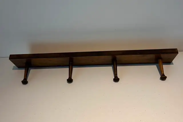 Wooden coat rack628637340238091221