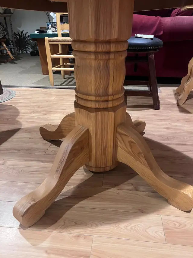 Solid Oak table and 6 chairs in Dining Tables & Sets in Dartmouth - Image 6