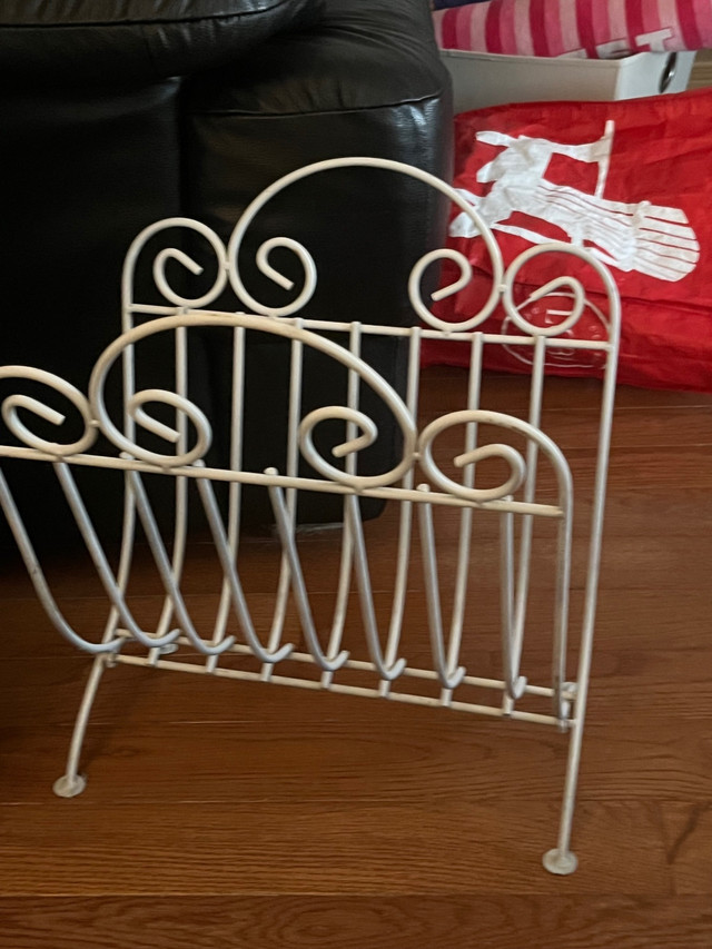 Vintage Metal magazine/wood  rack  in Home Décor & Accents in St. Catharines