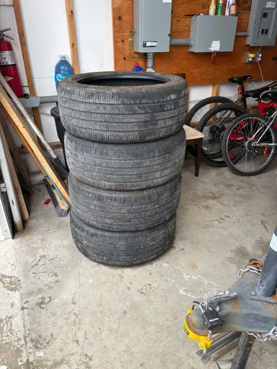 Set of 4 all season tires for sale. Toyo Open Country 275/45R21. Fit Mazda cx-90 or cx-70.
