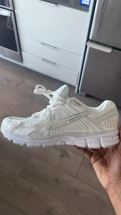 Nike Vomero 5 Chrome Toe Size 11, View more