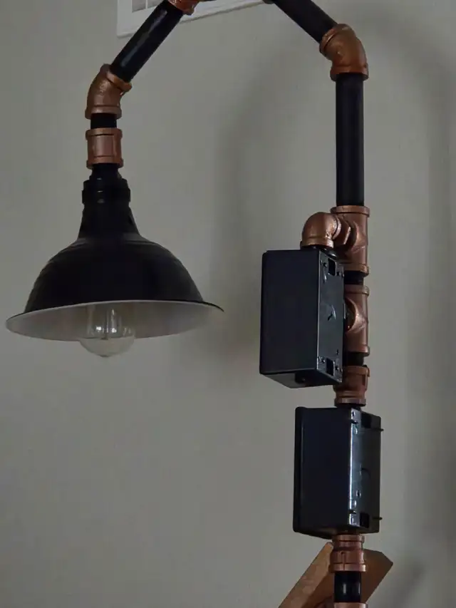 Industrial look Steampunk floor lamp in Indoor Lighting & Fans in Oshawa / Durham Region - Image 3