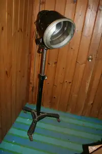 VINTAGE LAMP, ADJUSTABLE HEIGHT, COMPLETLY REWIRED, GREAT CONDIT