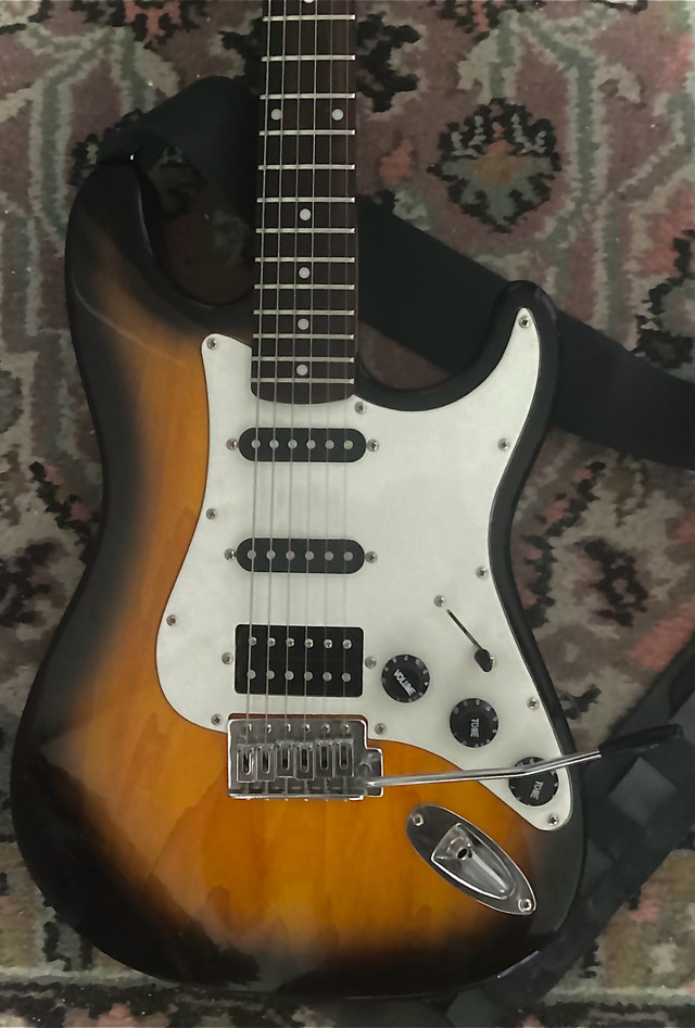 Mint/Rare/Collectible Batwing Headstock Epiphone Fat Strat in Guitars in Penticton - Image 3
