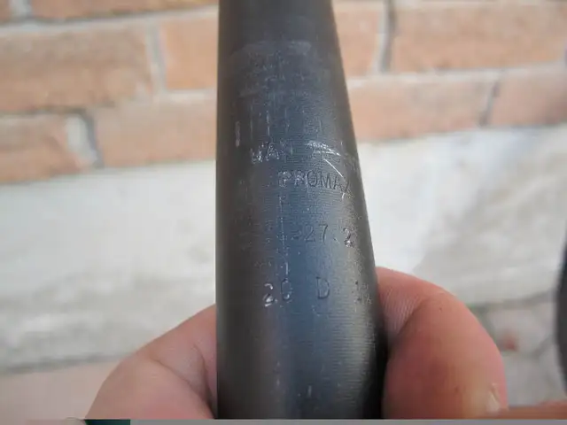 Fuji road race bicycle saddle with 27.2mm post black exc. shape in Frames & Parts in City of Toronto - Image 6