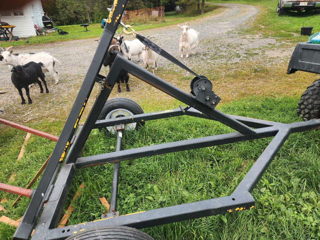 Pull behind, hand crake round bale puller. in Farming Equipment in North Bay - Image 2