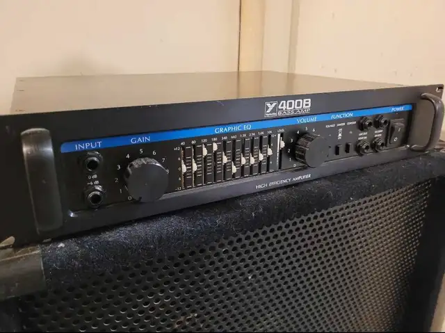 Yorkville 400B bass amplifier in Amps & Pedals in Oakville / Halton Region - Image 3