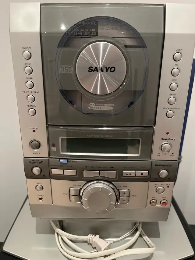 Sanyo Stereo System in Stereo Systems & Home Theatre in Markham / York Region - Image 3